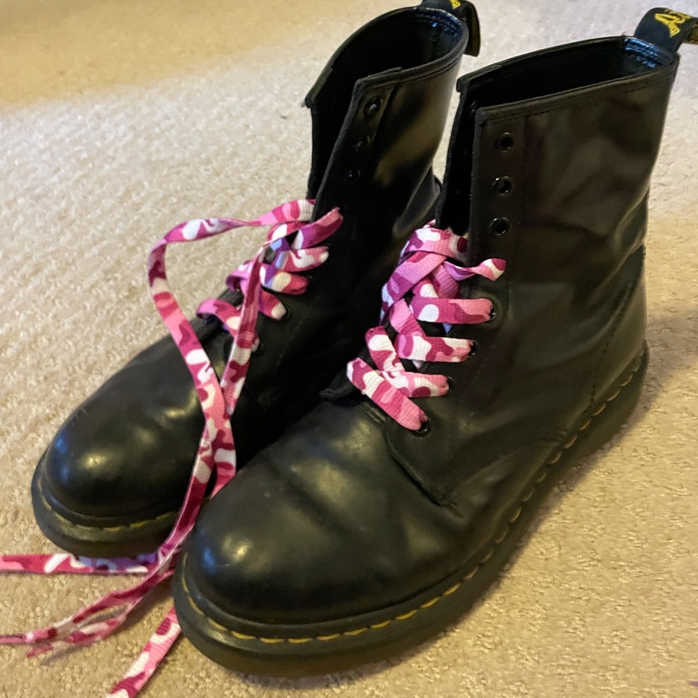 Semi used doc martens